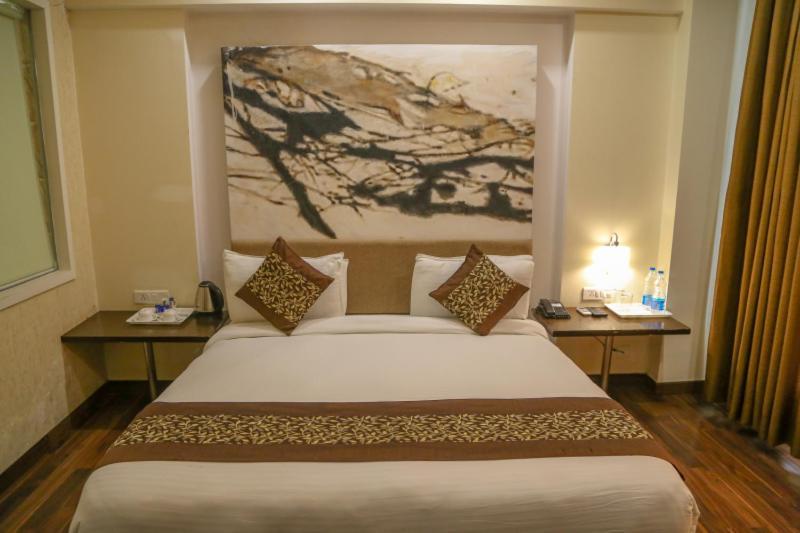 Four Leaf Hotel,Budaun Bagian luar foto