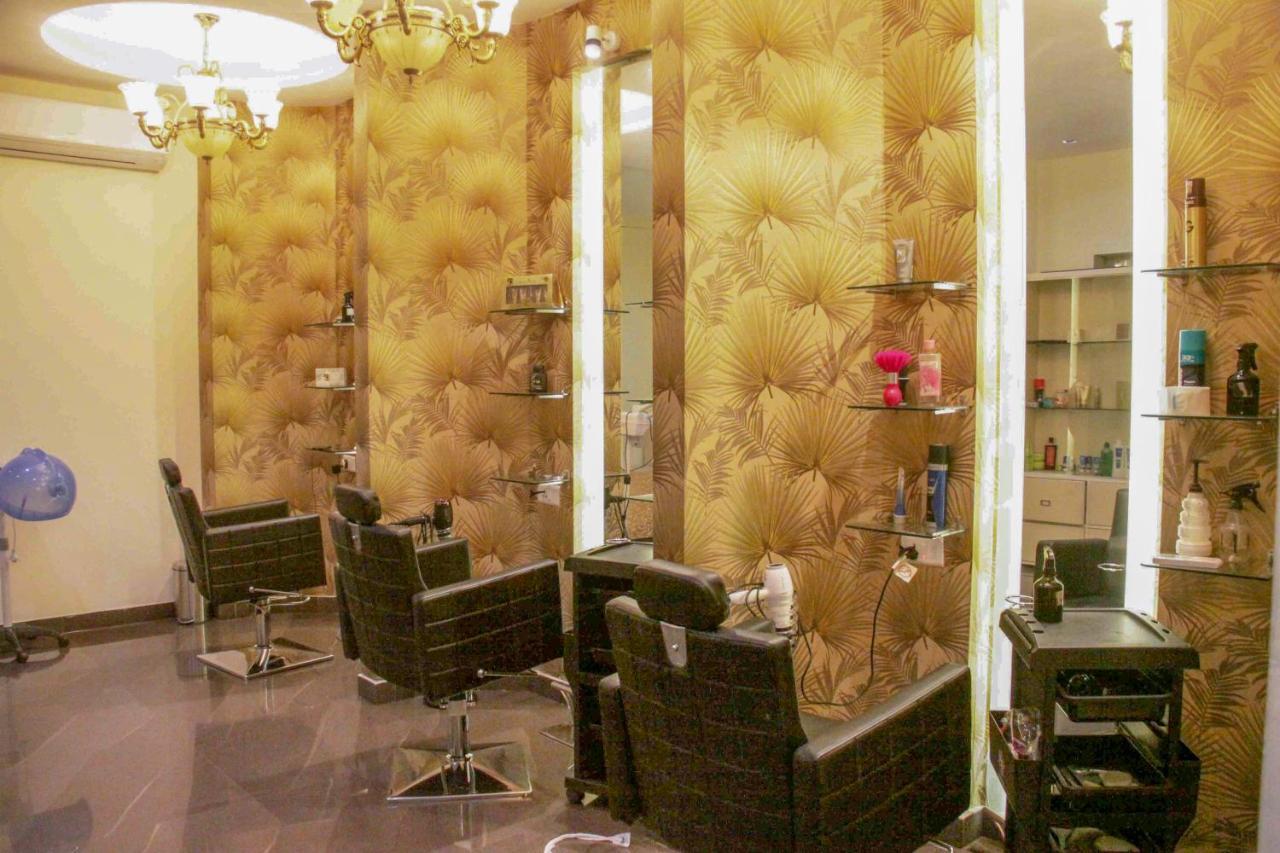 Four Leaf Hotel,Budaun Bagian luar foto