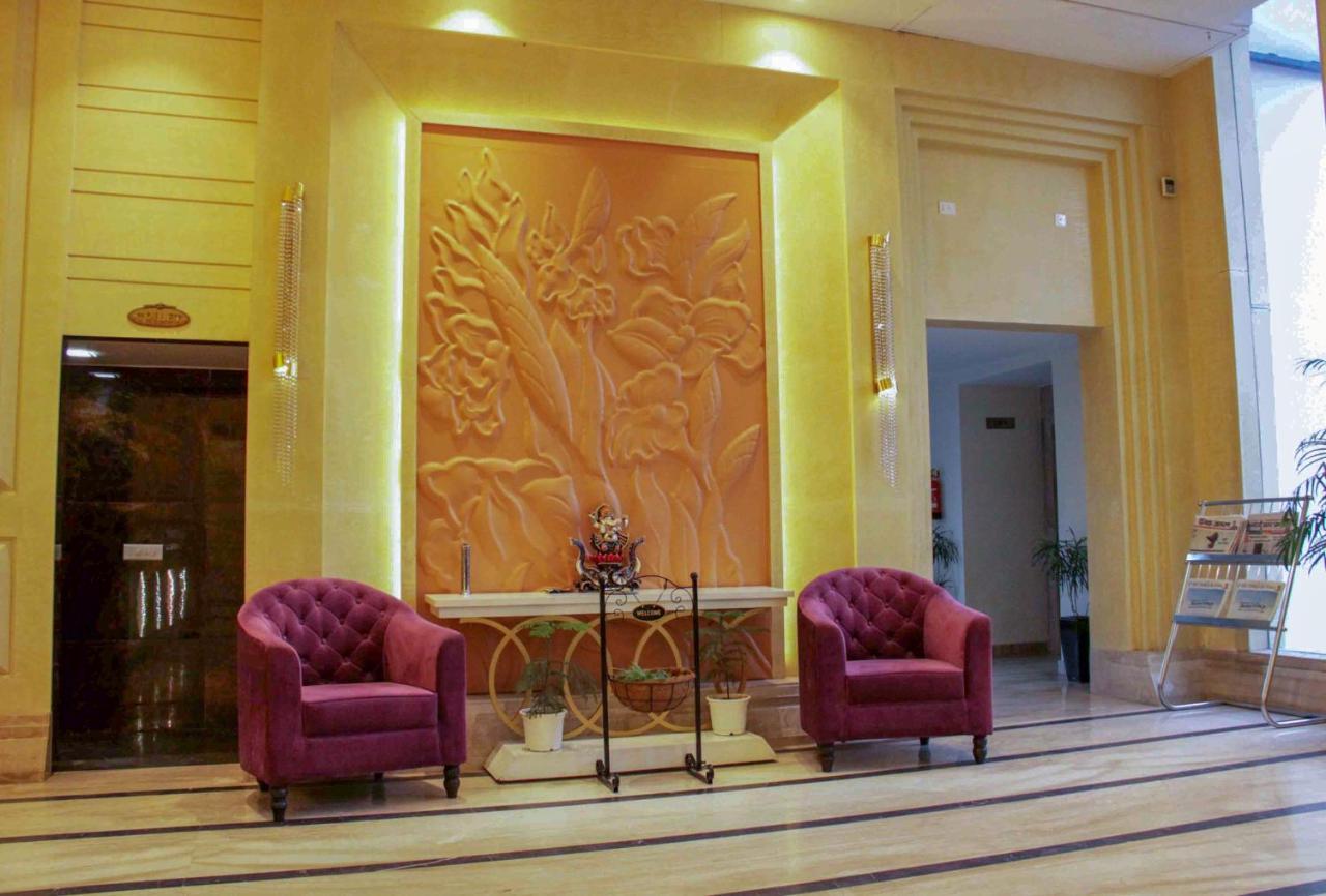 Four Leaf Hotel,Budaun Bagian luar foto