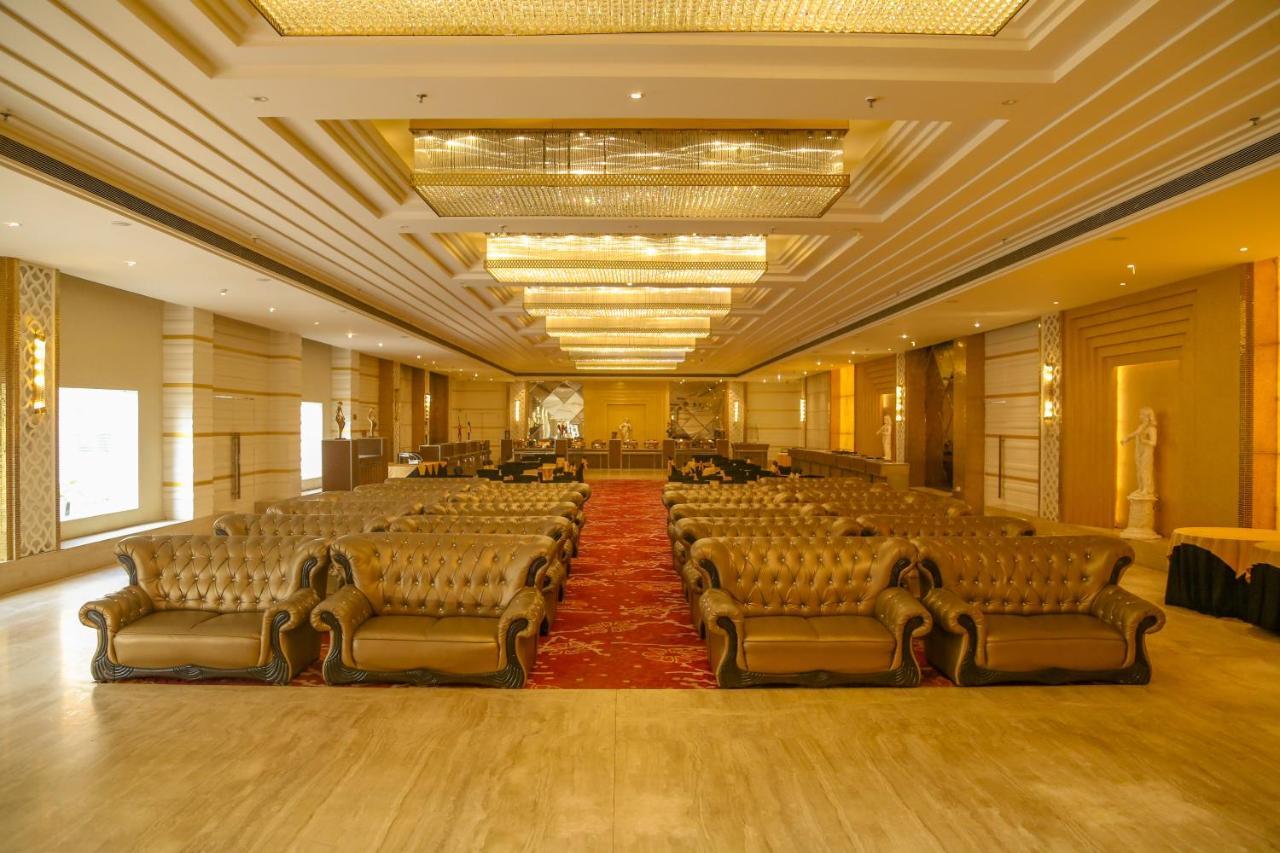 Four Leaf Hotel,Budaun Bagian luar foto