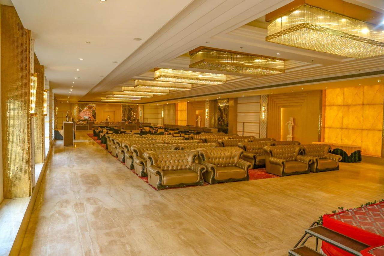 Four Leaf Hotel,Budaun Bagian luar foto